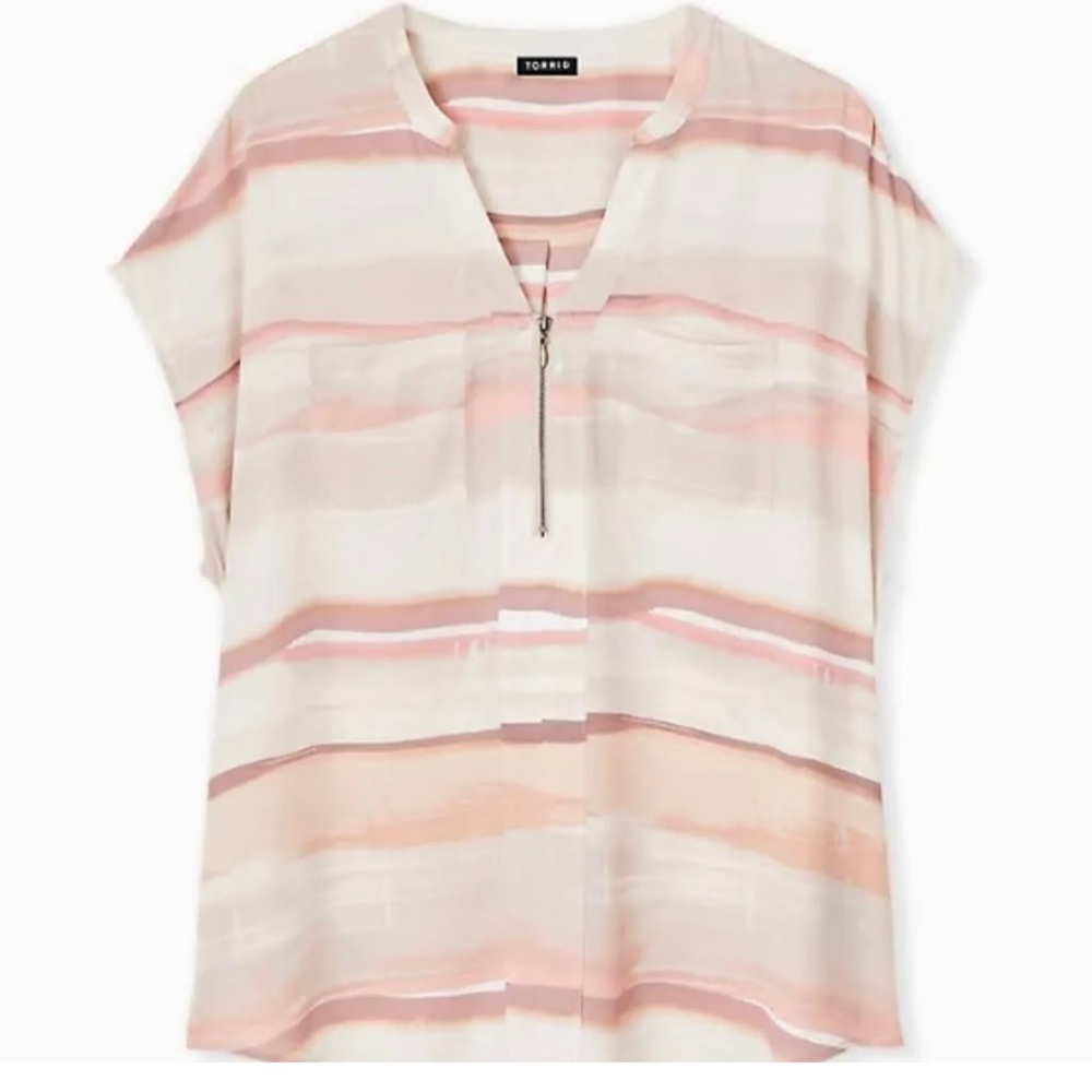 NWT Torrid Georgette Zip Front Dolman Blouse. Size 2 (18/20)